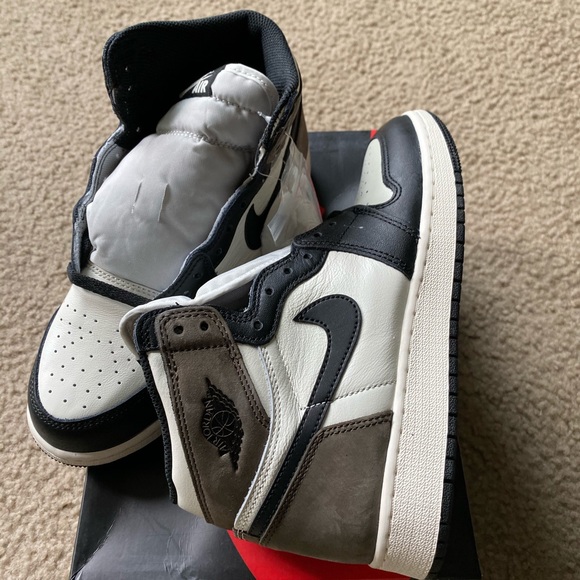 Air Jordan Retro 1 High Size 6Y New - Picture 9 of 11